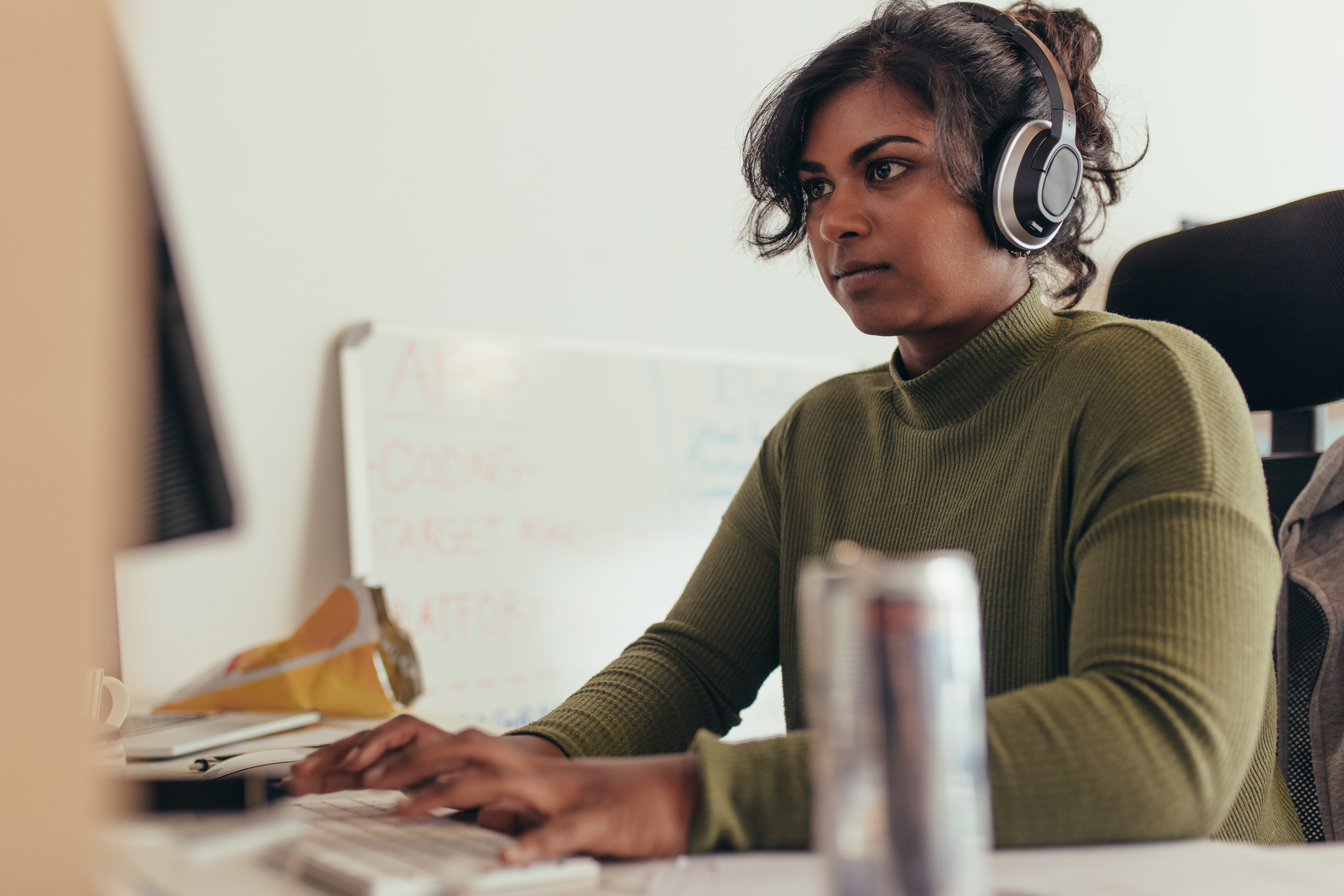 headphones - [04] SOLCOM Akademie